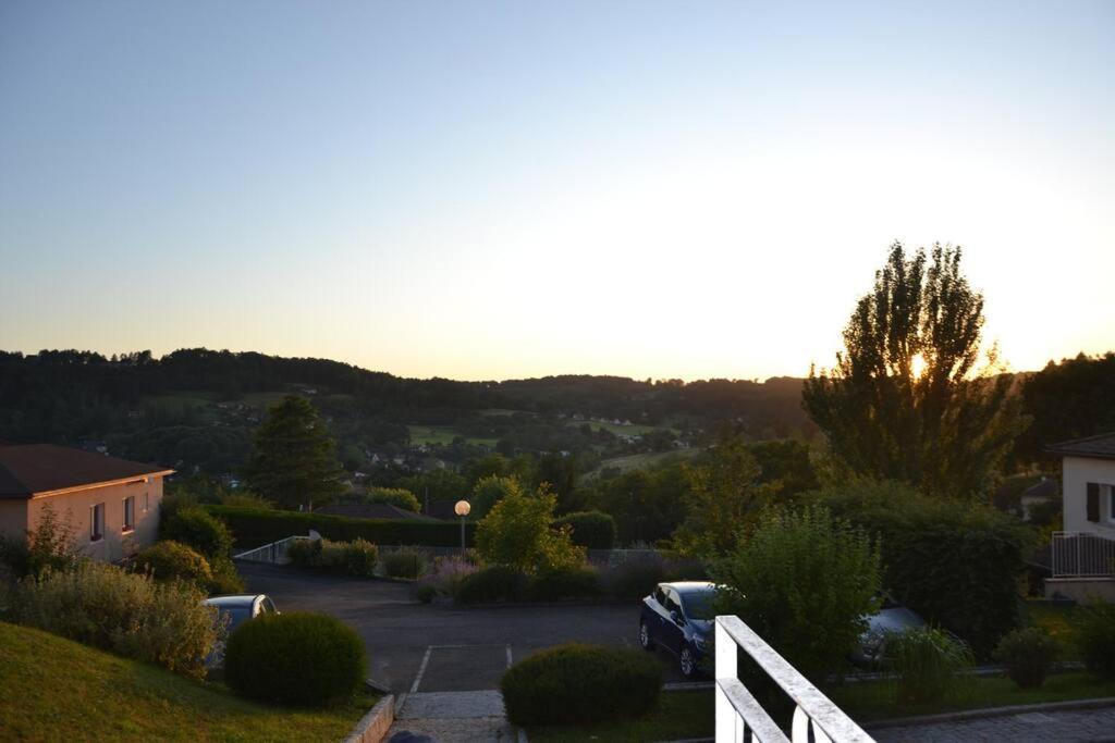 Le N5 Des Hauts De Sarlat Apt Duplex Clim, Piscine, Parking Exterior photo
